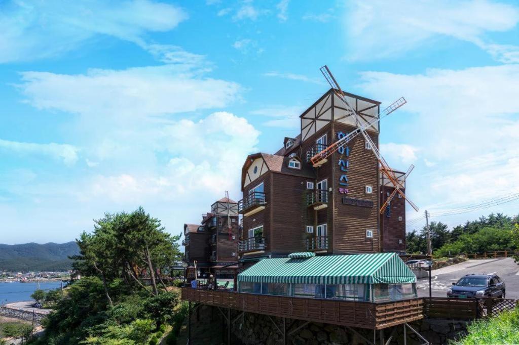 Hyacinth Pension Tongyeong Eksteriør billede