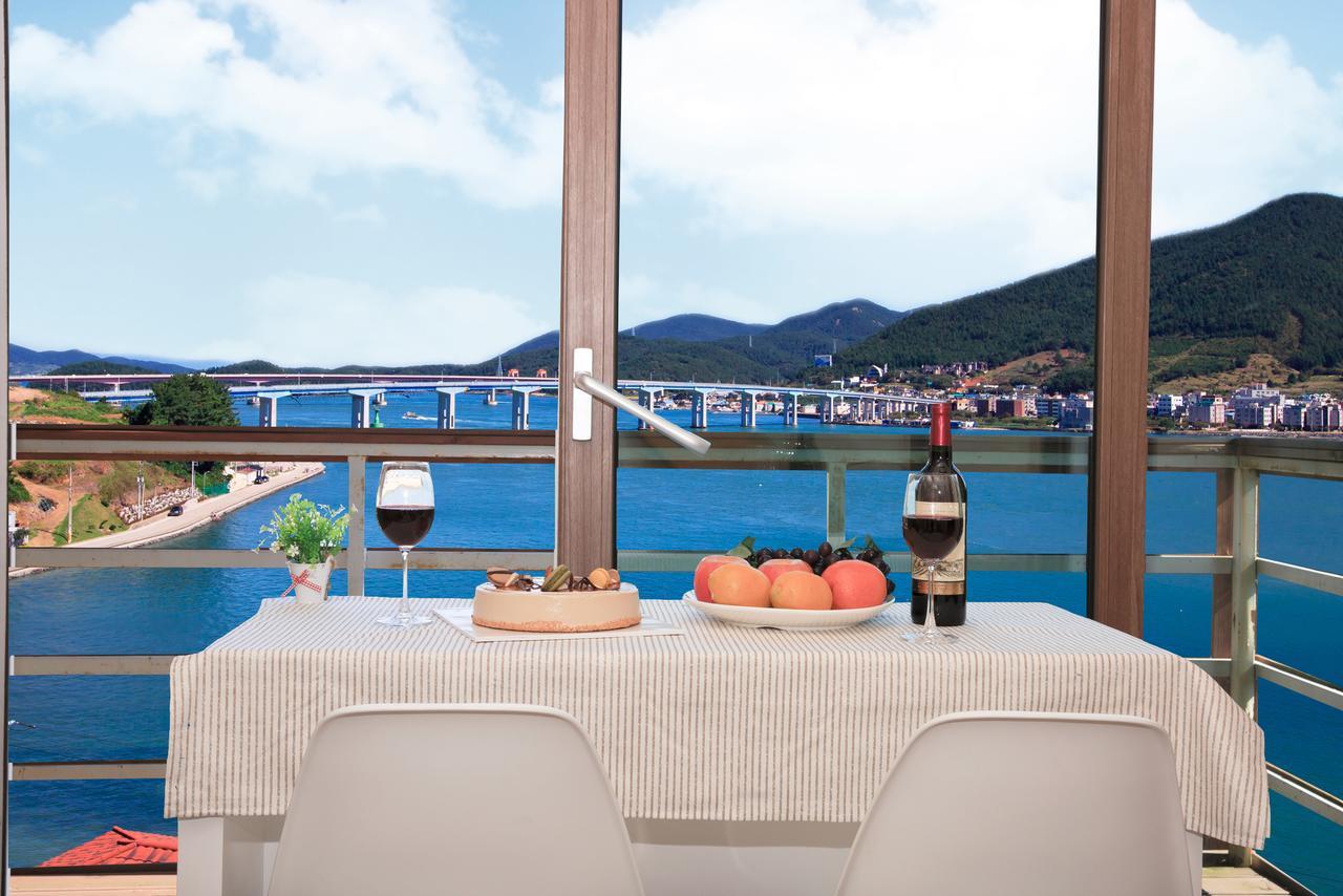 Hyacinth Pension Tongyeong Eksteriør billede